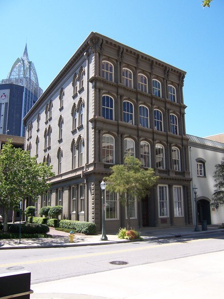 More Photos Of 2 S Water St, Mobile Office For Sale