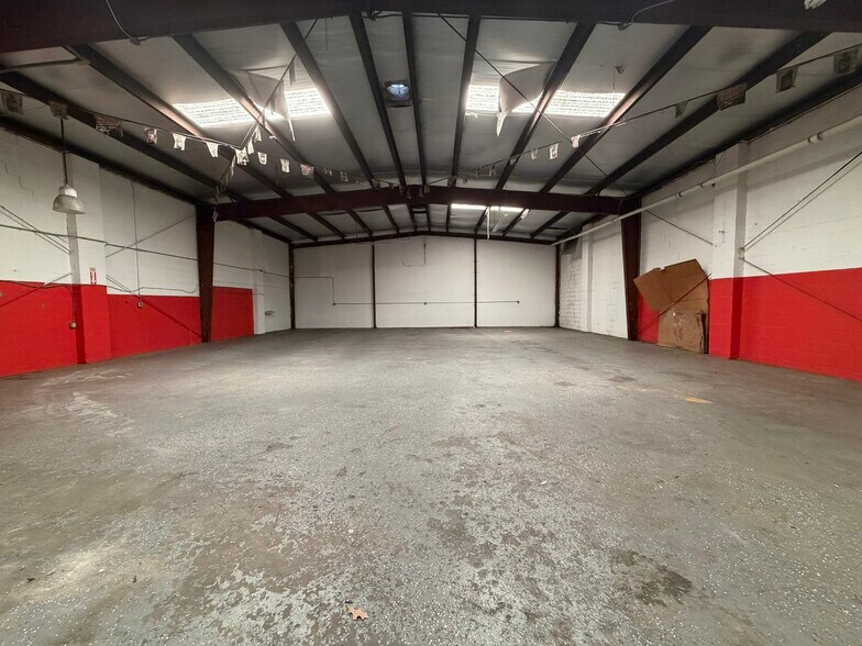 More Photos Of 1349 Veterans Memorial Hwy, Kenner Service For Sale