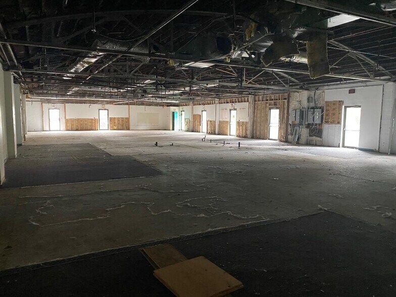 More Photos Of 60 E Gloucester Pike, Barrington Warehouse For Lease