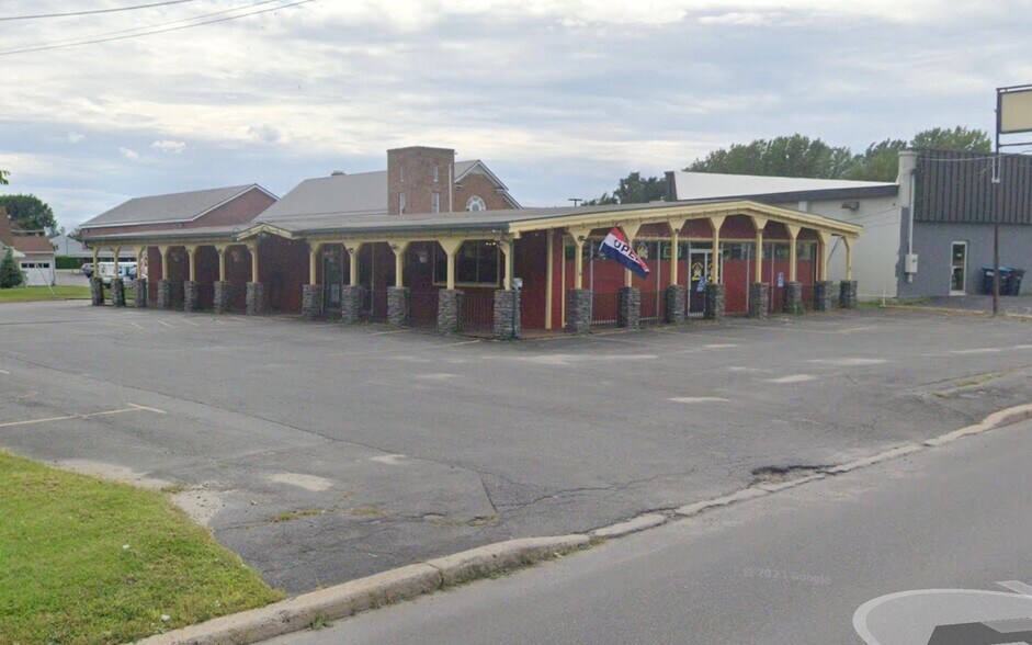 More Photos Of 289 Cornelia St, Plattsburgh Freestanding For Sale