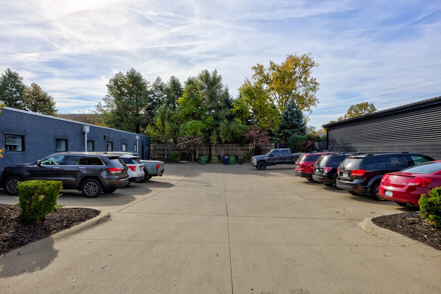 More Photos Of 628 E Parent Ave, Royal Oak Office Residential For Lease