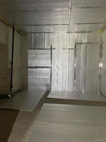 More Photos Of 301 S Oakwood, Detroit Warehouse For Sale