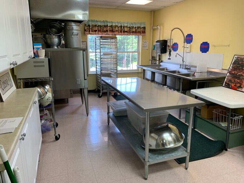 More Photos Of 3071 Bordentown Ave, Parlin Schools For Sale