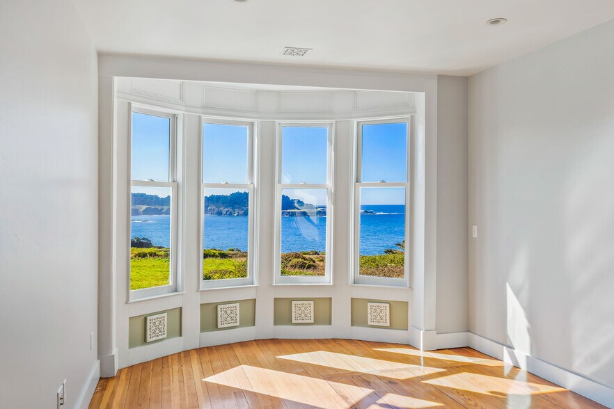 More Photos Of 45094 Main St, Mendocino General Retail For Sale