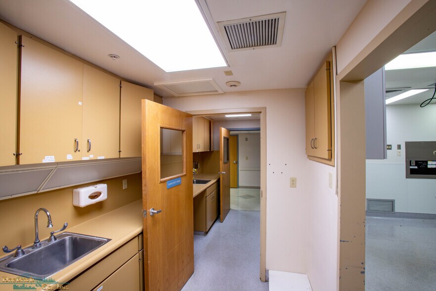 More Photos Of 2650 Edith Ave, Redding Medical For Sale