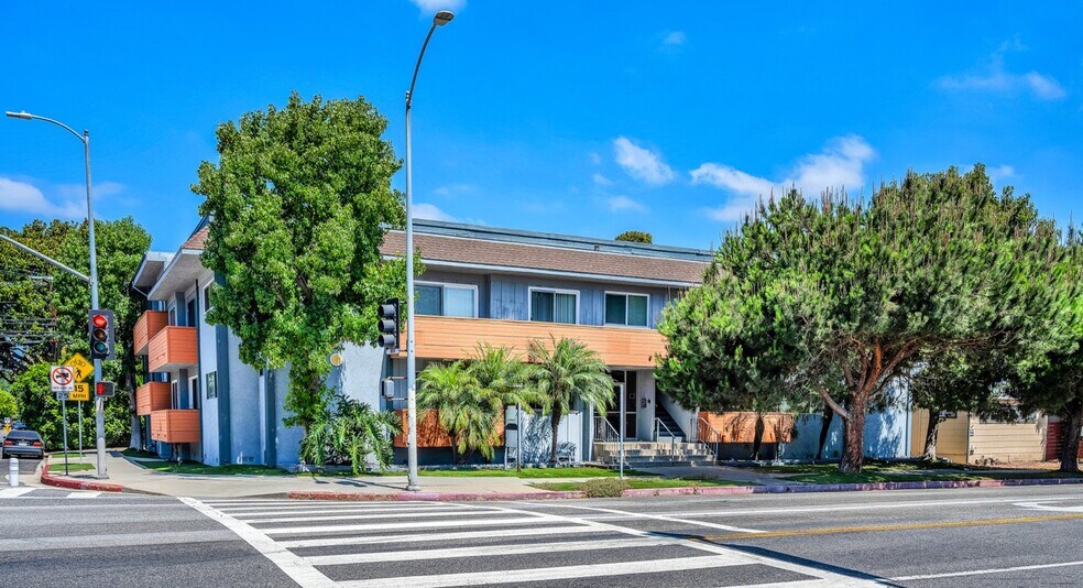 More Photos Of 11825 National Blvd, Los Angeles Apartments For Sale