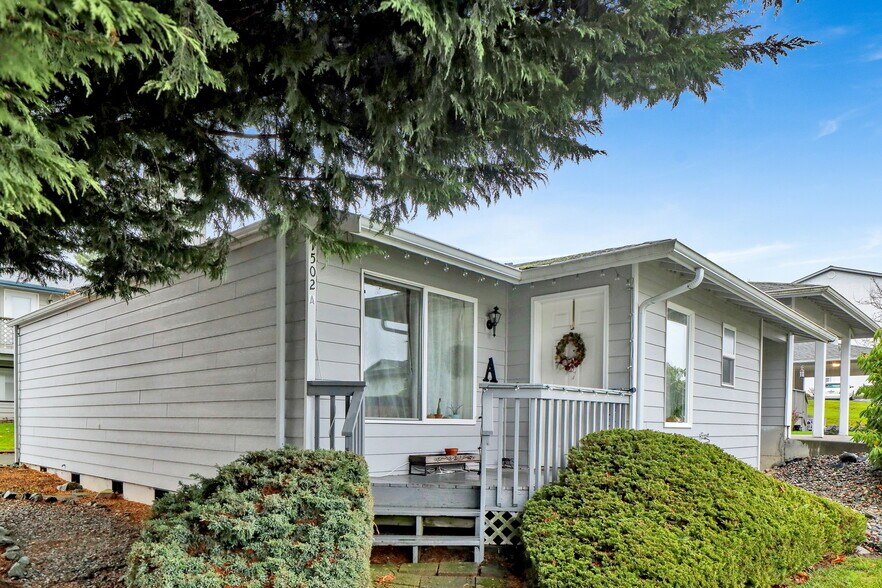 More Photos Of 1502 Burrows Ct, Anacortes Multifamily For Sale