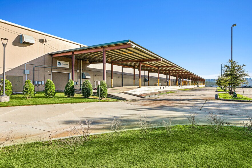 More Photos Of 3501 Jourdan Rd, New Orleans Distribution For Lease