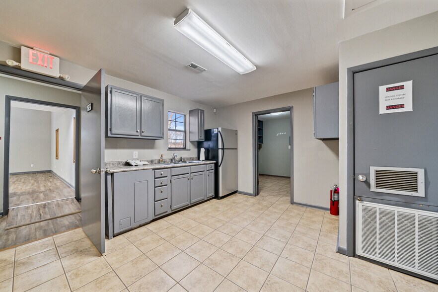More Photos Of 1008 Oakwood Ave NW, Huntsville Medical For Lease