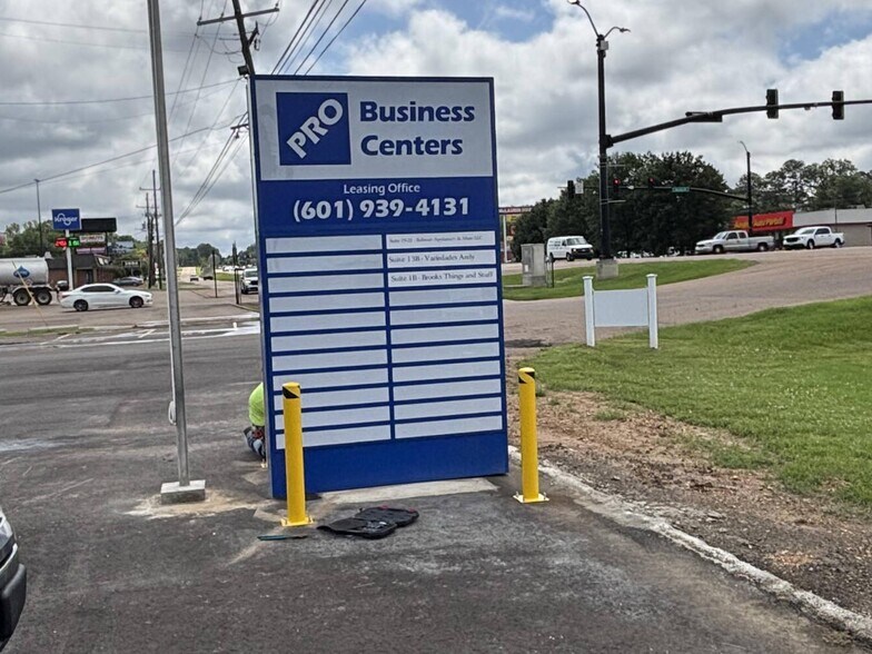 More Photos Of 3056 US-80, Pearl Warehouse For Lease