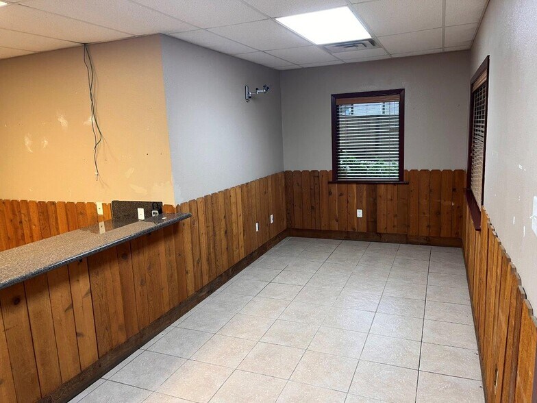 More Photos Of 1531 W Villa Maria Rd, Bryan Office For Lease