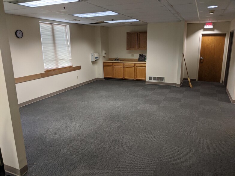 More Photos Of 780 W Park Ave, Mansfield Medical For Sale