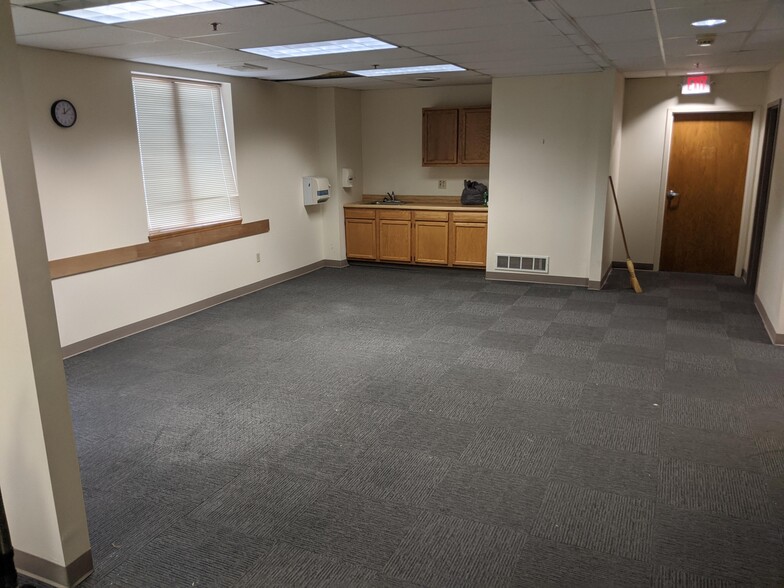 More Photos Of 780 W Park Ave, Mansfield Medical For Sale