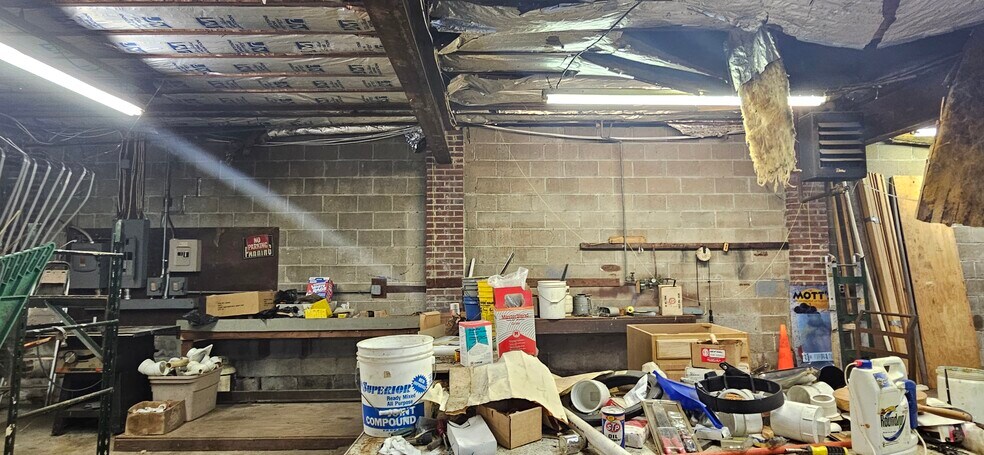 More Photos Of 9 E 44th St, Wilmington Office Residential For Sale