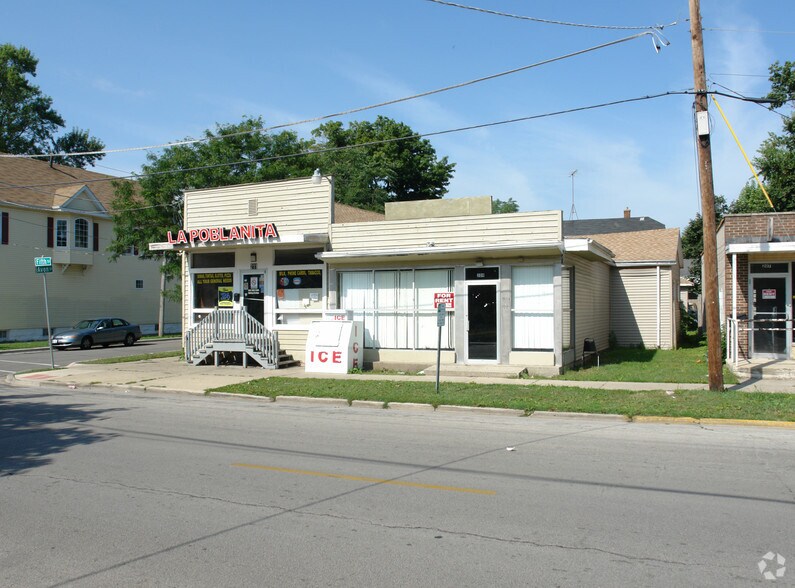 More Photos Of 209-211 5th St, Aurora Storefront For Sale