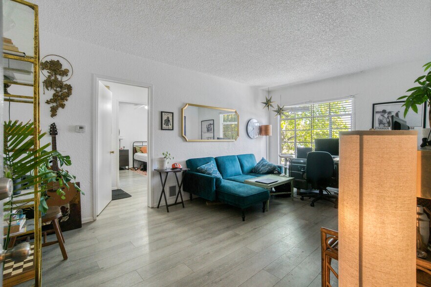 More Photos Of 1150 Masselin Ave, Los Angeles Apartments For Sale