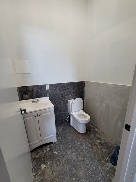 More Photos Of 483 Willis Ave, Bronx Apartments For Lease