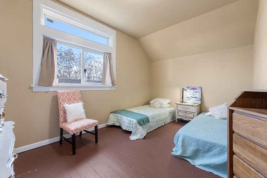 More Photos Of 2012 N Ruby St, Spokane Freestanding For Sale