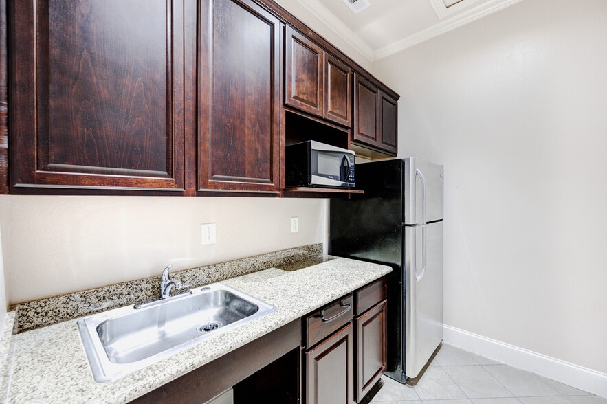 More Photos Of 1836 Snake River Rd, Katy Office Residential For Sale