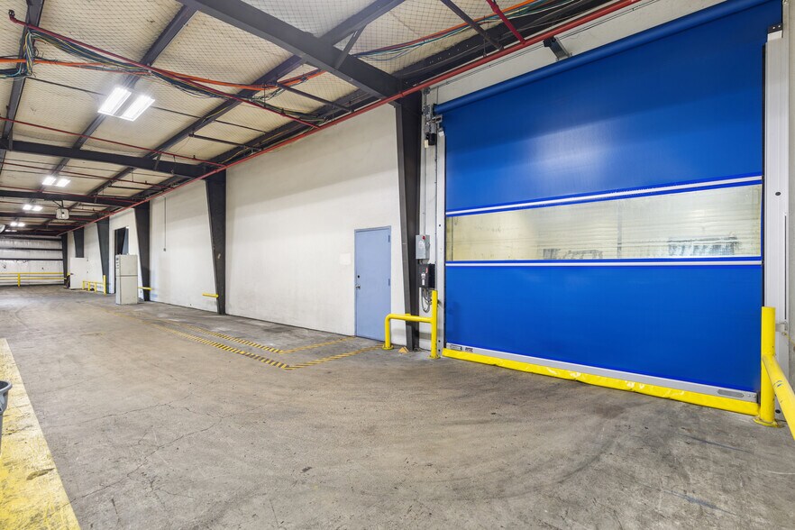 More Photos Of 1120 Commercial Blvd N, Arlington Warehouse For Sale