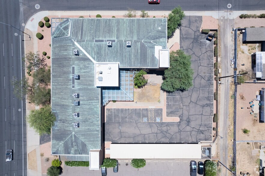 More Photos Of 14804 N Cave Creek Rd, Phoenix Office For Sale