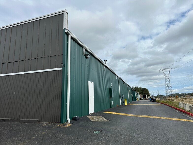 More Photos Of 301 E Wallace Kneeland Blvd, Shelton General Retail For Lease