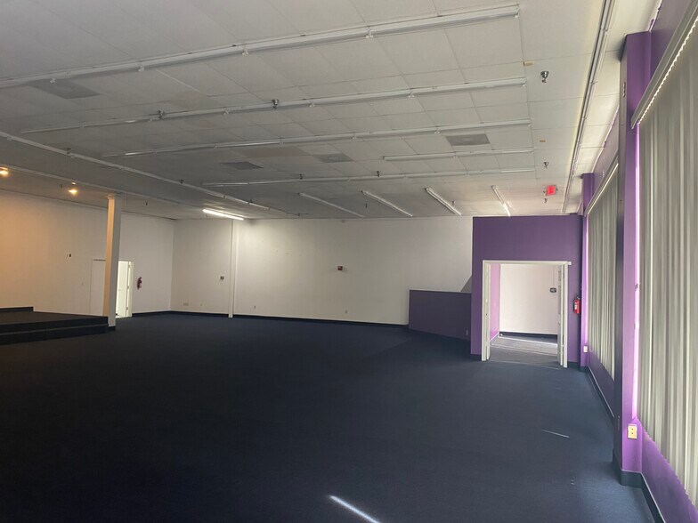 More Photos Of 3900 Bexley Pl, Suitland Storefront For Sale
