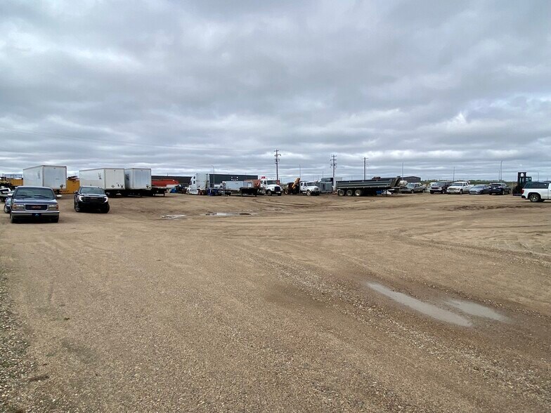 More Photos Of 6847 66 St, Lloydminster Manufacturing For Lease