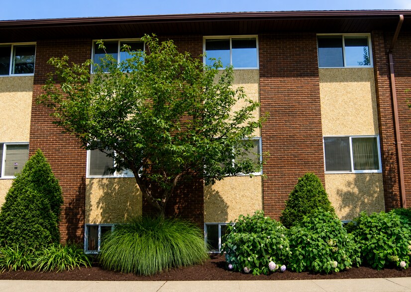 More Photos Of 33 Sicomac Rd, North Haledon Office For Lease