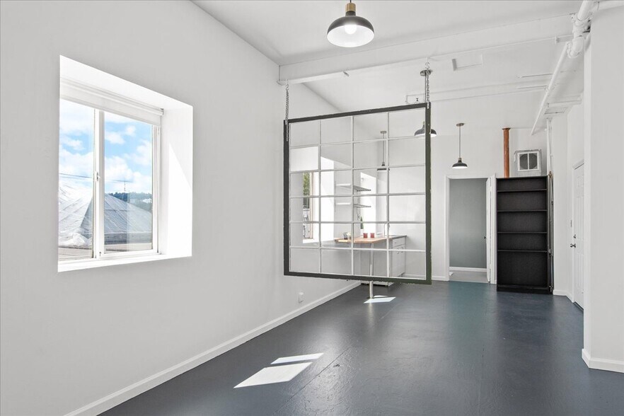 More Photos Of 215 SE 9th Ave, Portland Office Residential For Lease
