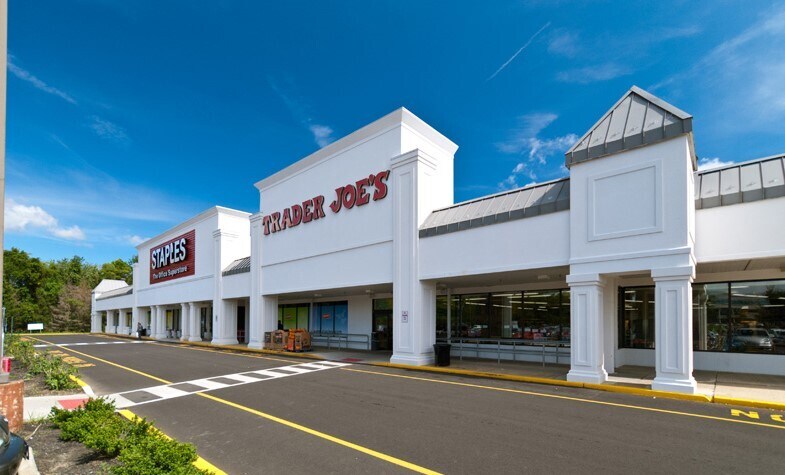 More Photos Of 1021-1045 Broad St, Shrewsbury Freestanding For Lease