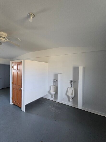 More Photos Of 9273 W 1050 N, Elwood Freestanding For Sale