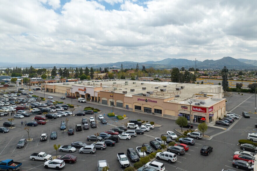 More Photos Of 570-618 S Mount Vernon Ave, San Bernardino General Retail For Lease