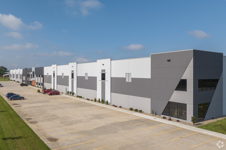 More Photos Of 22049 Innovation Dr, Elkhart Warehouse For Lease