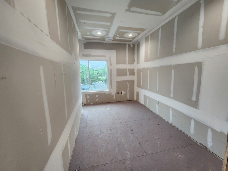 More Photos Of 2641 Fruitville Rd 0, Sarasota Medical For Sale