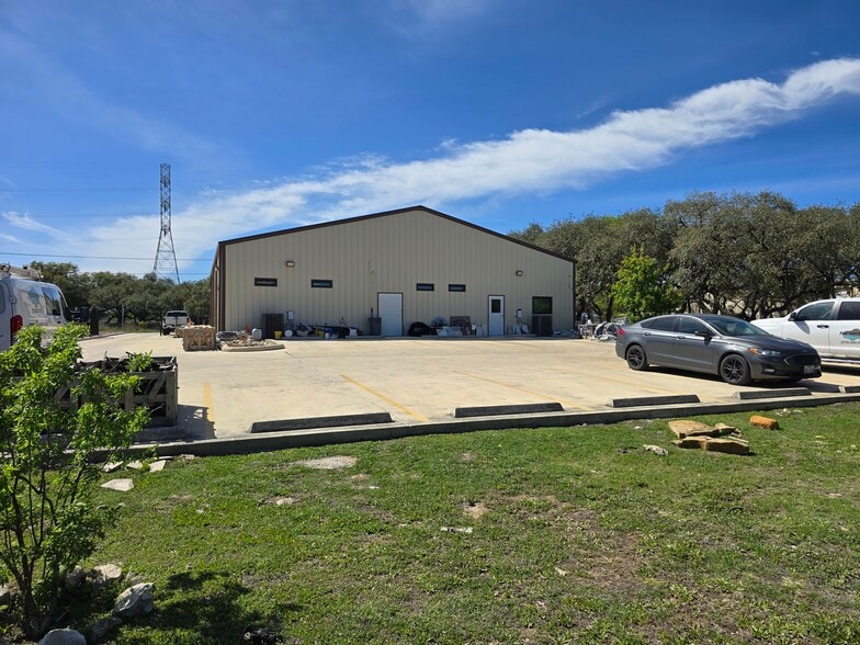 More Photos Of 13318 Western Oak Dr, Helotes Storefront Retail Office For Sale