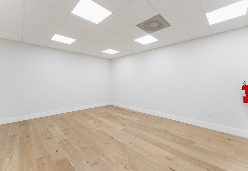 More Photos Of 399 W Palmetto Park Rd, Boca Raton Office For Lease