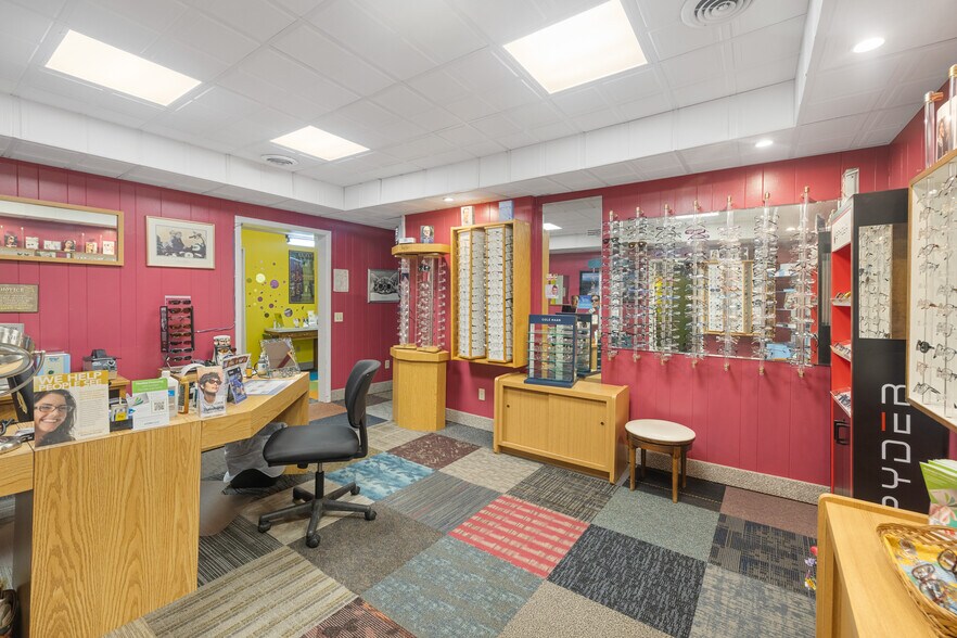 More Photos Of 105 N Main St, North Syracuse Medical For Sale