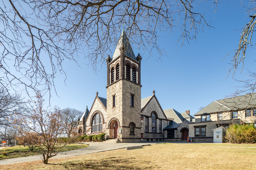 Primary Photo Of 80-92 Mount Auburn St, Watertown Specialty For Sale