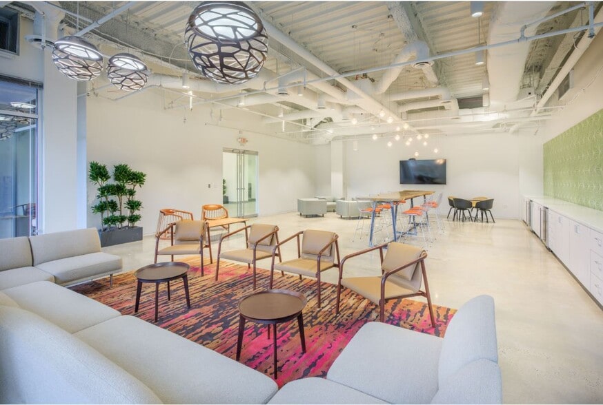 More Photos Of 8520 Cliff Cameron Dr, Charlotte Office For Lease