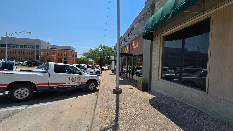 More Photos Of 12 S 4th St, Temple General Retail For Sale