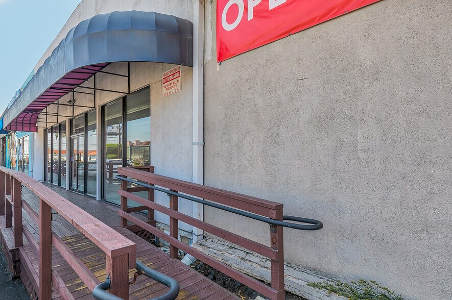 More Photos Of 2221-2251 S Sepulveda Blvd, Los Angeles Storefront For Sale