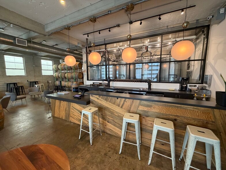 More Photos Of 700 E Broadway, Long Beach Restaurant For Lease