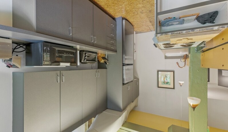 More Photos Of 1325 NW Flanders St, Portland Office For Sale