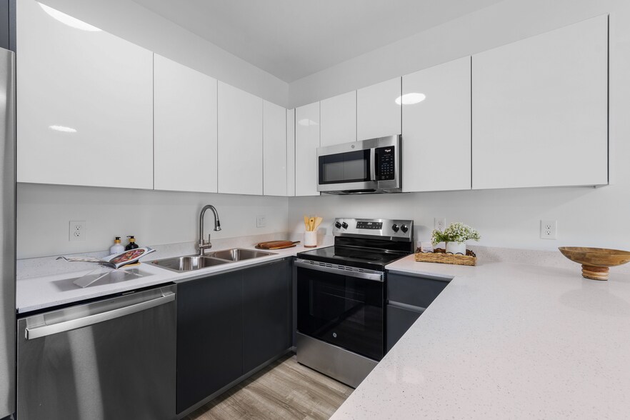 More Photos Of 1585 NW 29th Rd, Gainesville Apartments For Sale