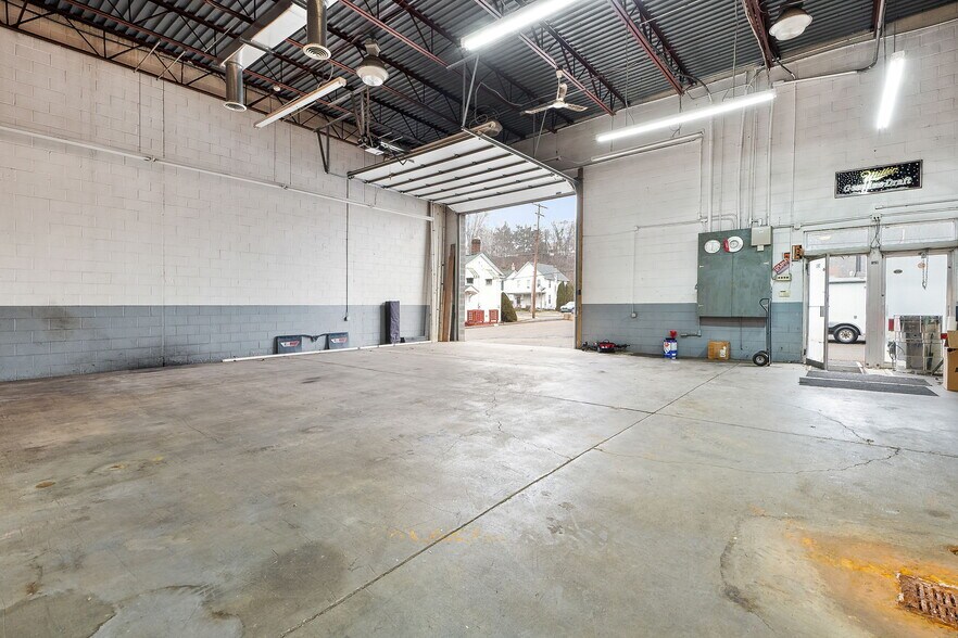 More Photos Of 560 N Main St, Pittston Warehouse For Sale