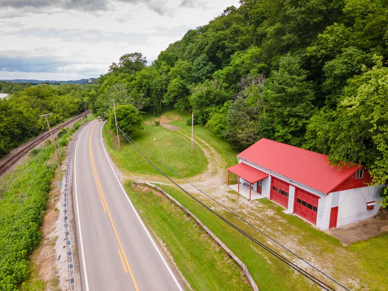 More Photos Of 31647 Charleston Rd, Leon Storefront For Sale