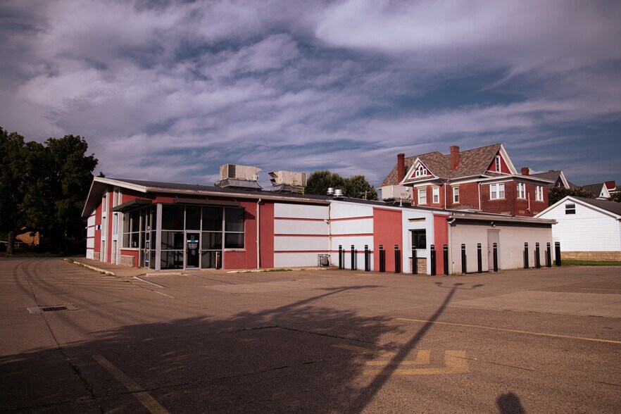 More Photos Of 2014 Dudley Ave, Parkersburg Medical For Sale