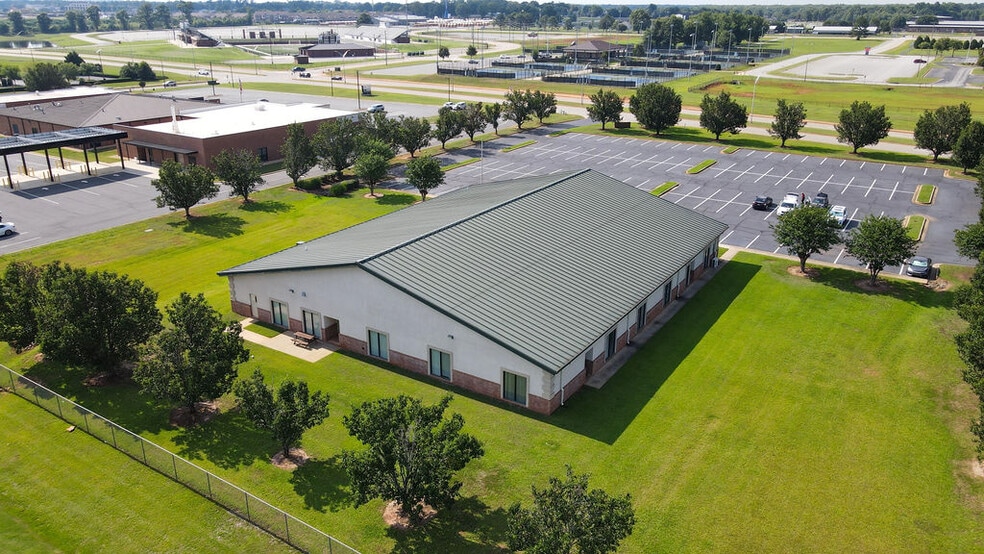 More Photos Of 96 Cohen Walker Dr, Warner Robins Medical For Sale