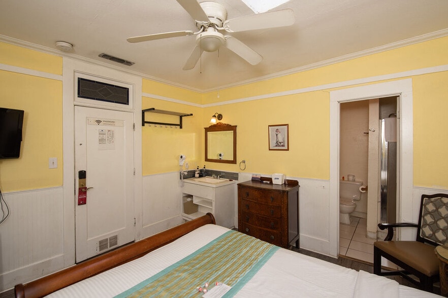 More Photos Of 18239 Main St, Jamestown Hotel For Sale